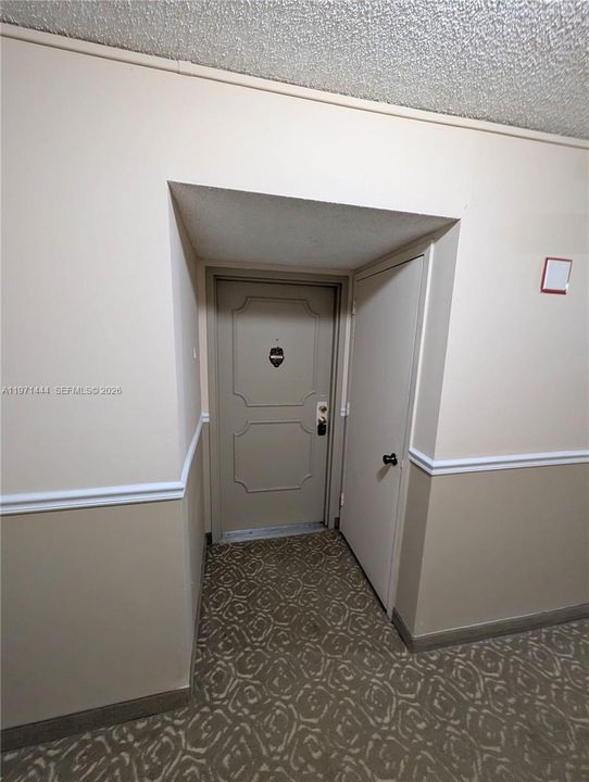 Под контрактом: $194,900 (1 спален, 1 ванн, 1035 Квадратных фут)