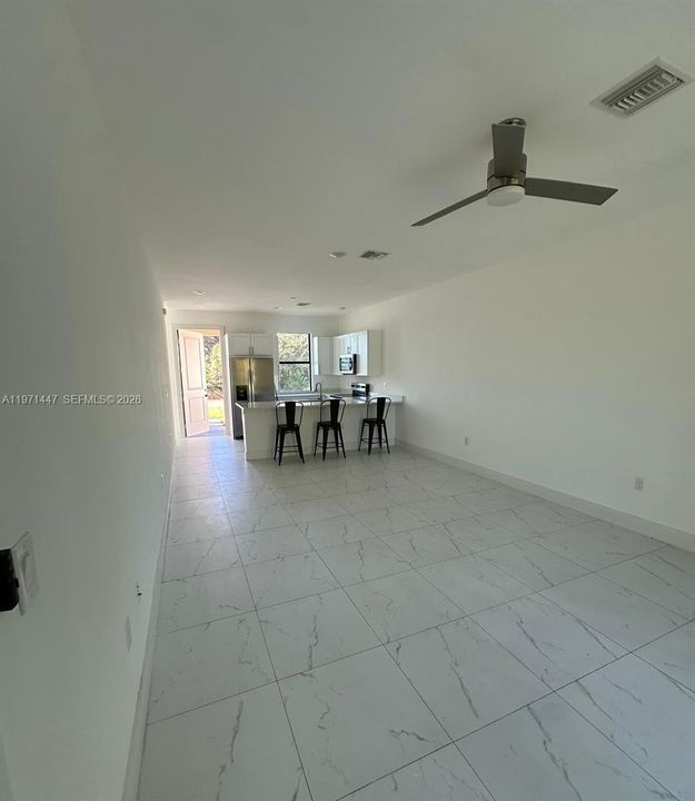 В аренду: $1,700 (3 спален, 2 ванн, 2246 Квадратных фут)
