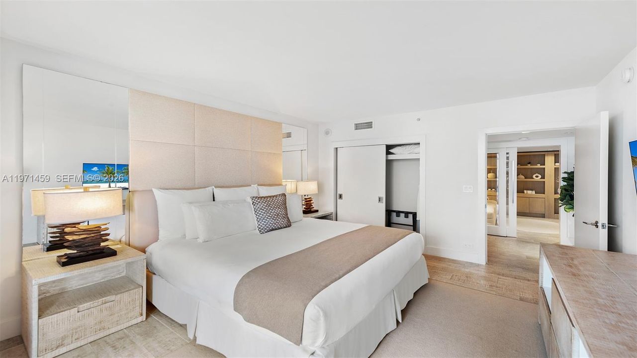 For Sale: $5,450,000 (3 beds, 3 baths, 1827 Square Feet)