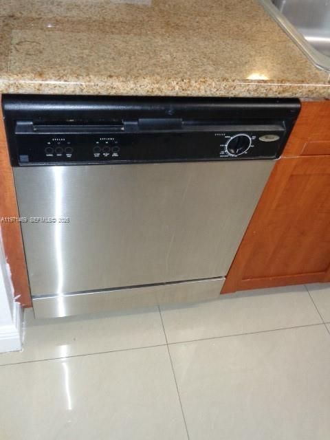 En Venta: $314,900 (1 camas, 2 baños, 982 Pies cuadrados)