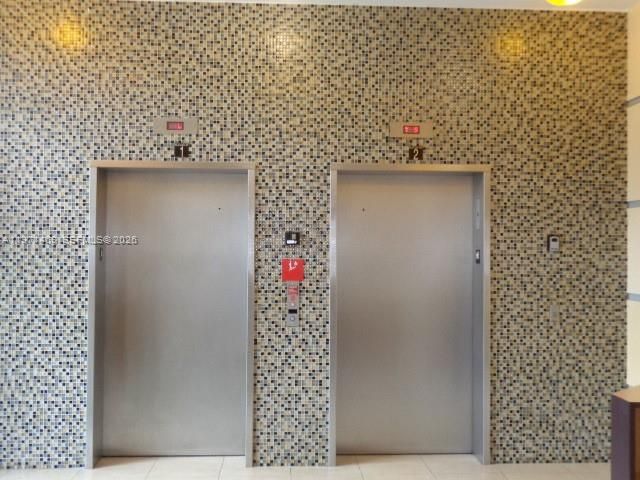 En Venta: $314,900 (1 camas, 2 baños, 982 Pies cuadrados)