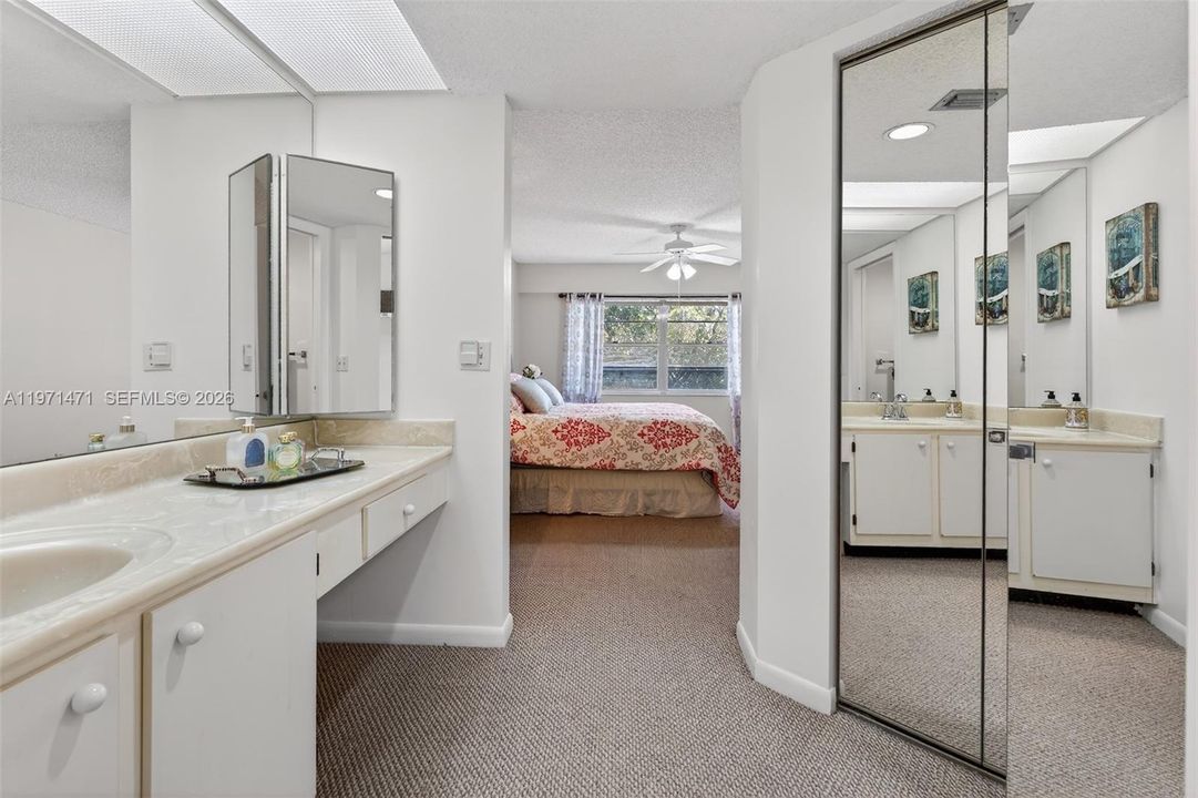 Activo con contrato: $199,000 (2 camas, 2 baños, 1351 Pies cuadrados)