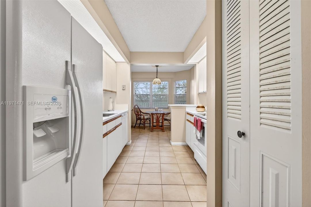 Activo con contrato: $199,000 (2 camas, 2 baños, 1351 Pies cuadrados)