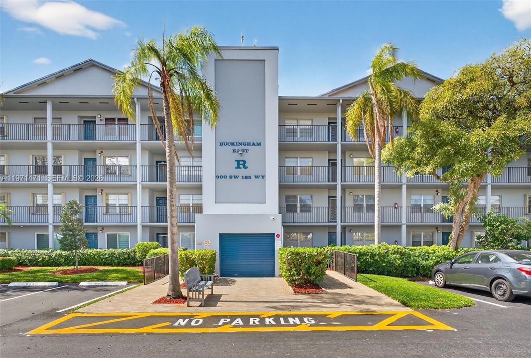 Activo con contrato: $199,000 (2 camas, 2 baños, 1351 Pies cuadrados)