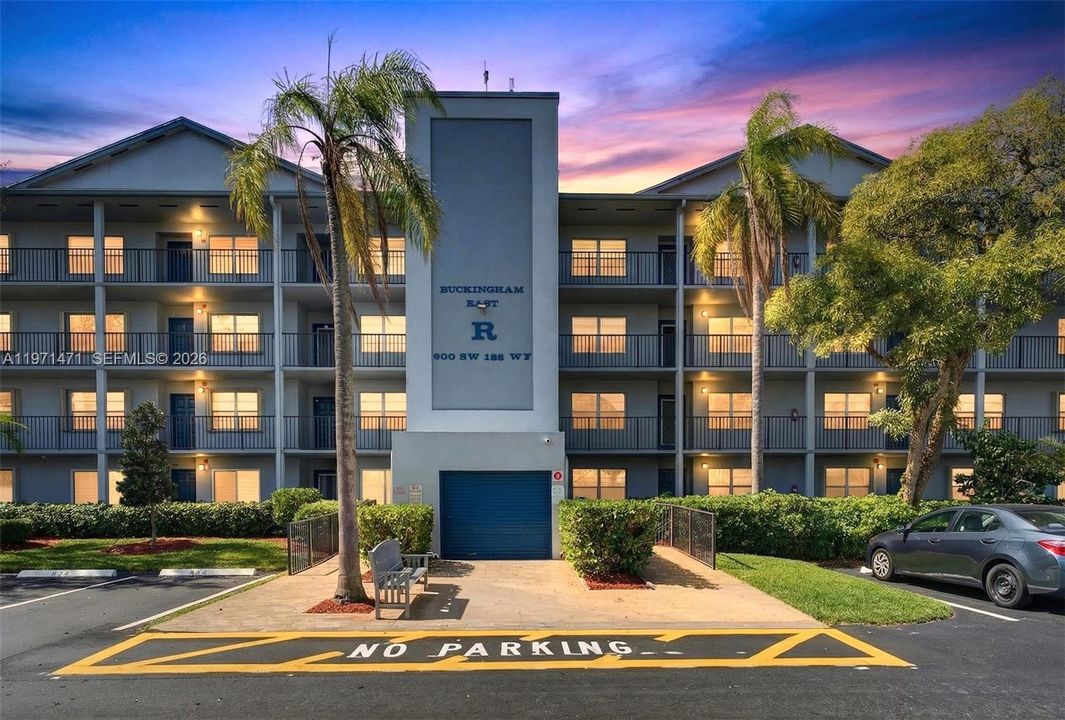 Activo con contrato: $199,000 (2 camas, 2 baños, 1351 Pies cuadrados)