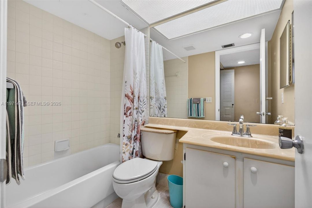 2nd Bathroom