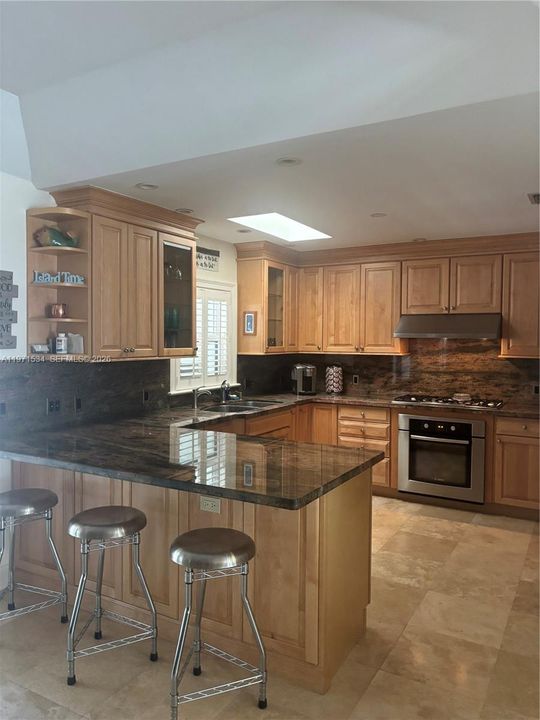 Недавно арендовано: $3,900 (4 спален, 2 ванн, 0 Квадратных фут)