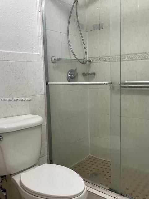 Под контрактом: $144,900 (2 спален, 2 ванн, 800 Квадратных фут)