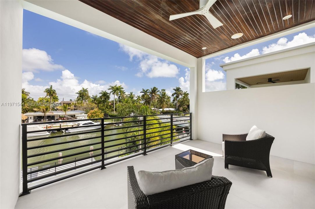 For Rent: $40,000 (6 beds, 5 baths, 5111 Square Feet)