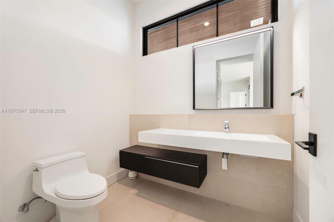 For Rent: $40,000 (6 beds, 5 baths, 5111 Square Feet)