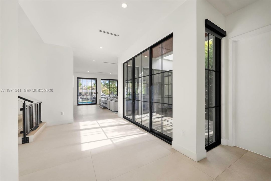 For Rent: $40,000 (6 beds, 5 baths, 5111 Square Feet)