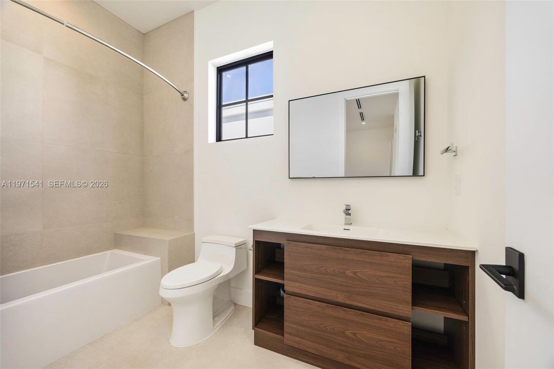 For Rent: $40,000 (6 beds, 5 baths, 5111 Square Feet)