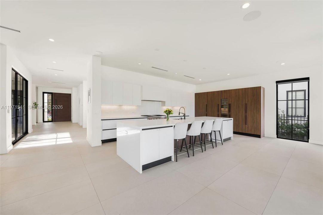 For Rent: $40,000 (6 beds, 5 baths, 5111 Square Feet)