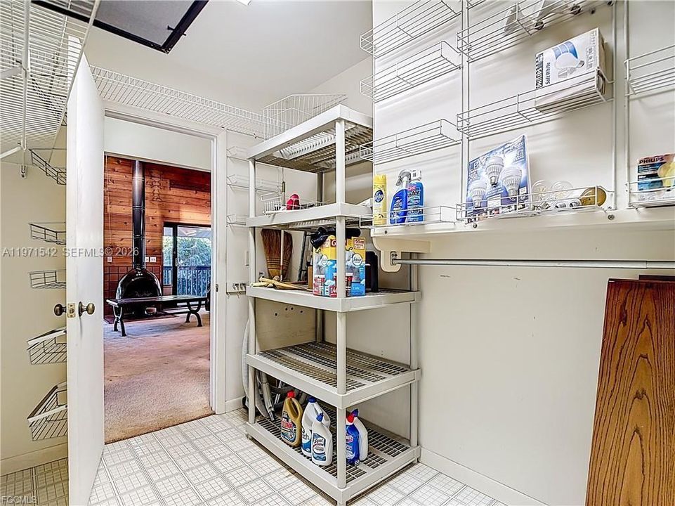 Recently Sold: $325,000 (2 beds, 2 baths, 1140 Square Feet)