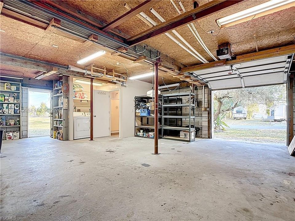 Recently Sold: $325,000 (2 beds, 2 baths, 1140 Square Feet)