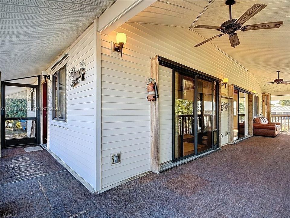 Recently Sold: $325,000 (2 beds, 2 baths, 1140 Square Feet)