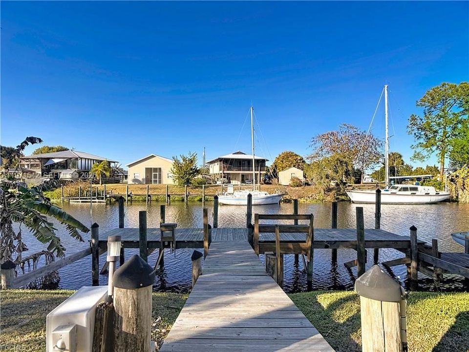 Recently Sold: $325,000 (2 beds, 2 baths, 1140 Square Feet)