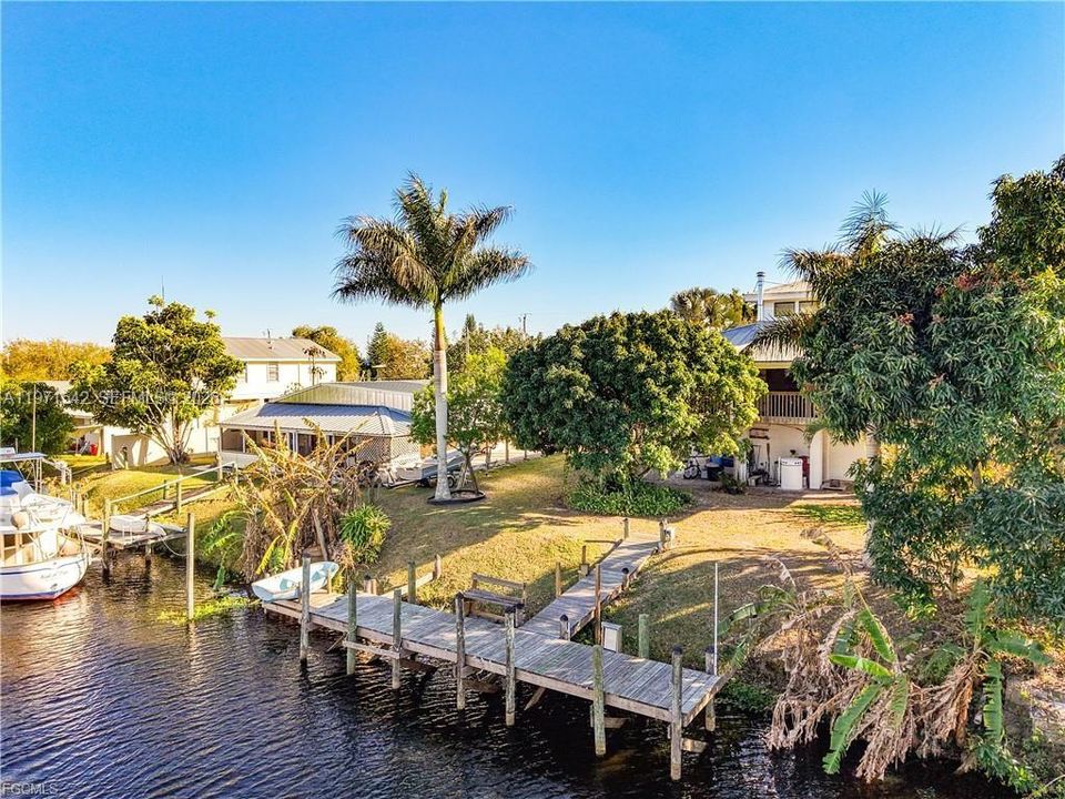 Recently Sold: $325,000 (2 beds, 2 baths, 1140 Square Feet)