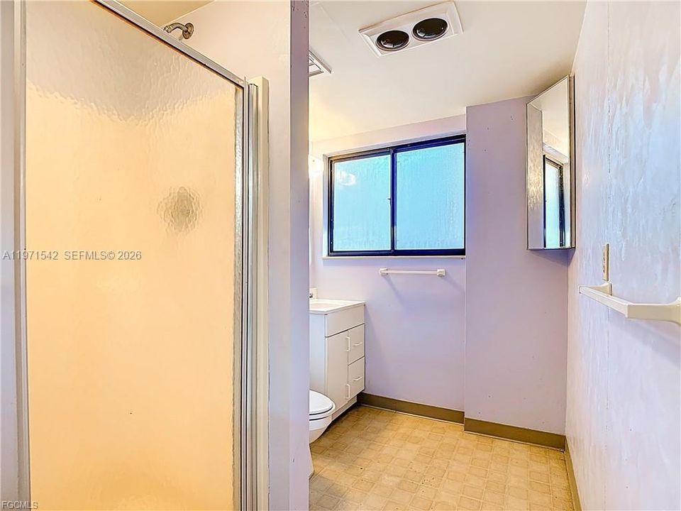 Recently Sold: $325,000 (2 beds, 2 baths, 1140 Square Feet)