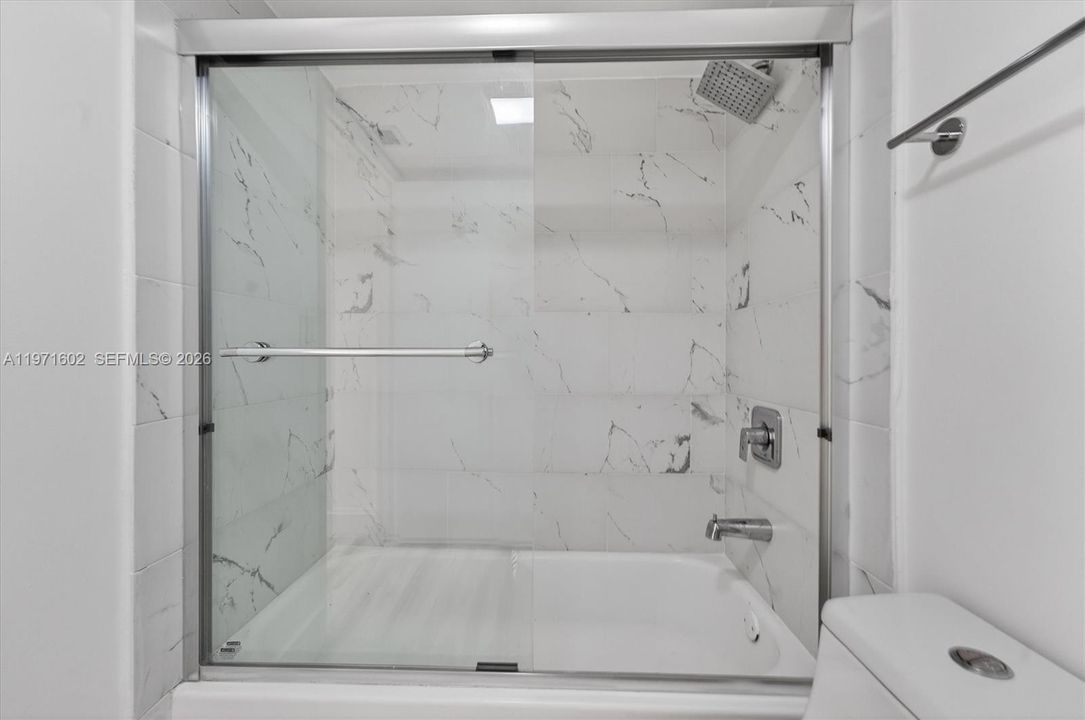 En Venta: $319,900 (1 camas, 1 baños, 640 Pies cuadrados)