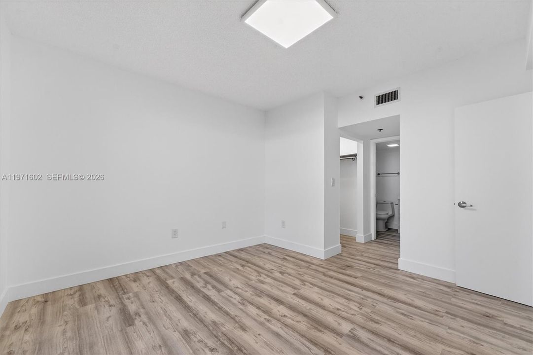 En Venta: $319,900 (1 camas, 1 baños, 640 Pies cuadrados)