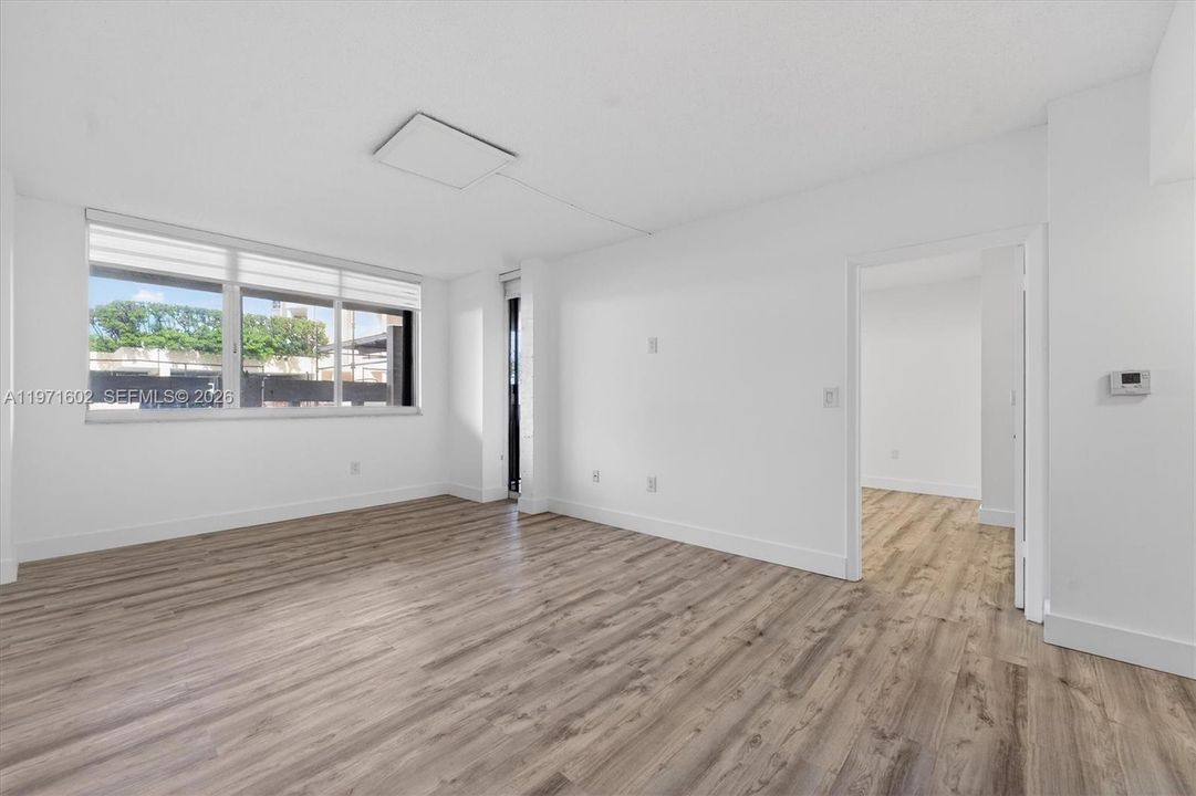 En Venta: $319,900 (1 camas, 1 baños, 640 Pies cuadrados)