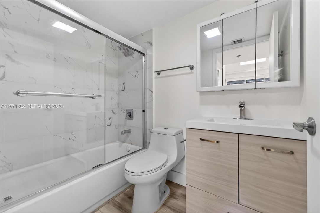 En Venta: $319,900 (1 camas, 1 baños, 640 Pies cuadrados)