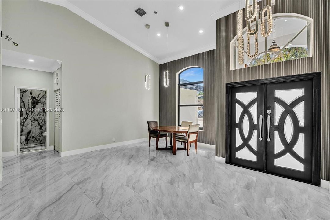 Activo con contrato: $1,795,000 (4 camas, 3 baños, 3560 Pies cuadrados)