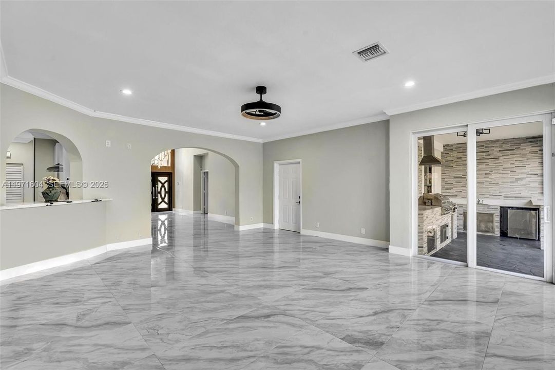 Activo con contrato: $1,795,000 (4 camas, 3 baños, 3560 Pies cuadrados)