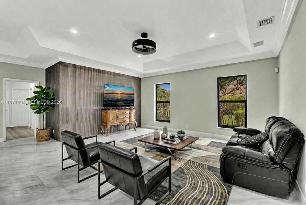 Activo con contrato: $1,795,000 (4 camas, 3 baños, 3560 Pies cuadrados)