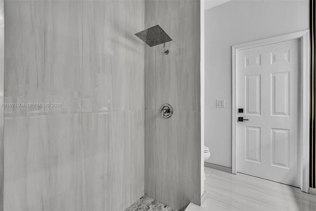 Activo con contrato: $1,795,000 (4 camas, 3 baños, 3560 Pies cuadrados)