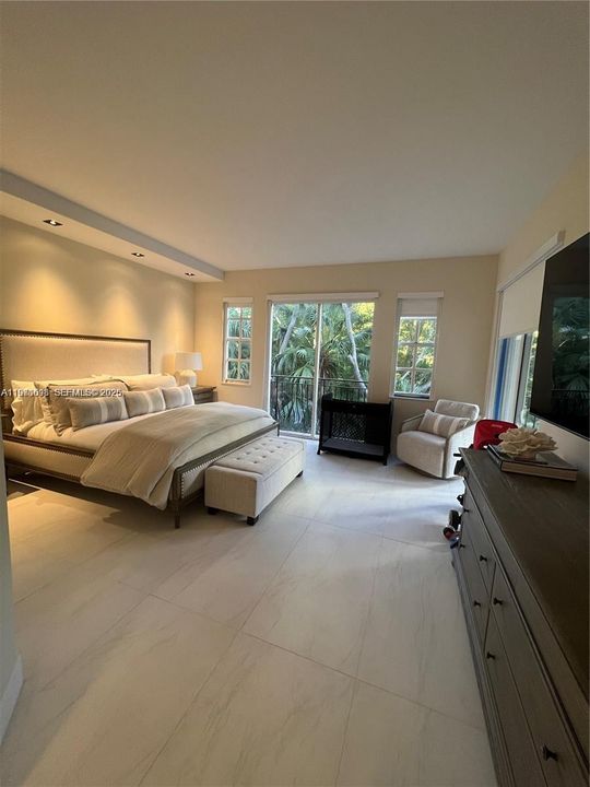 For Sale: $1,250,000 (4 beds, 3 baths, 1820 Square Feet)