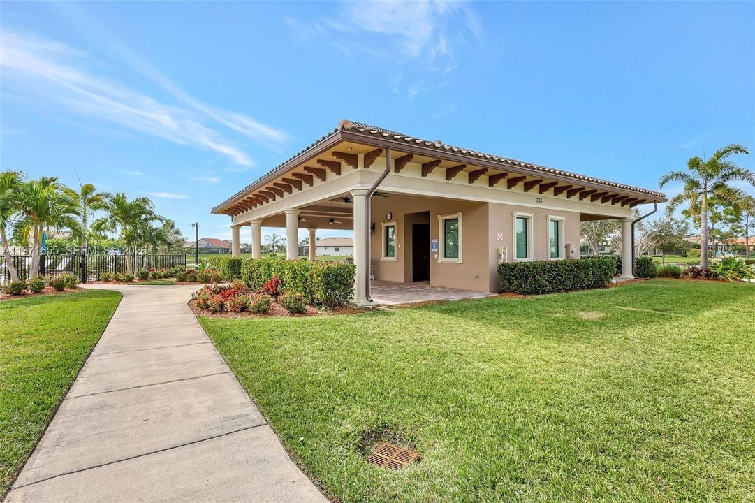 En Venta: $499,000 (3 camas, 2 baños, 1743 Pies cuadrados)