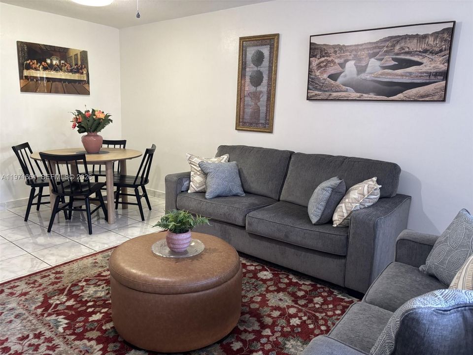 For Sale: $170,900 (1 beds, 1 baths, 777 Square Feet)