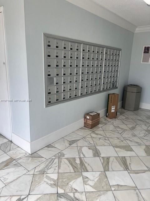 На продажу: $215,000 (1 спален, 1 ванн, 807 Квадратных фут)