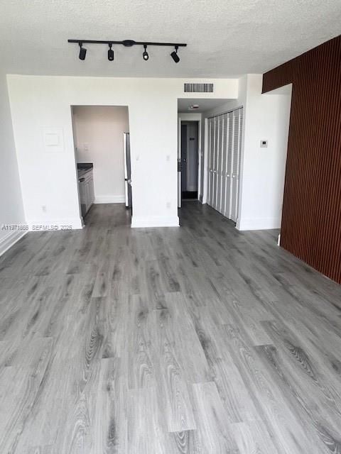 На продажу: $215,000 (1 спален, 1 ванн, 807 Квадратных фут)