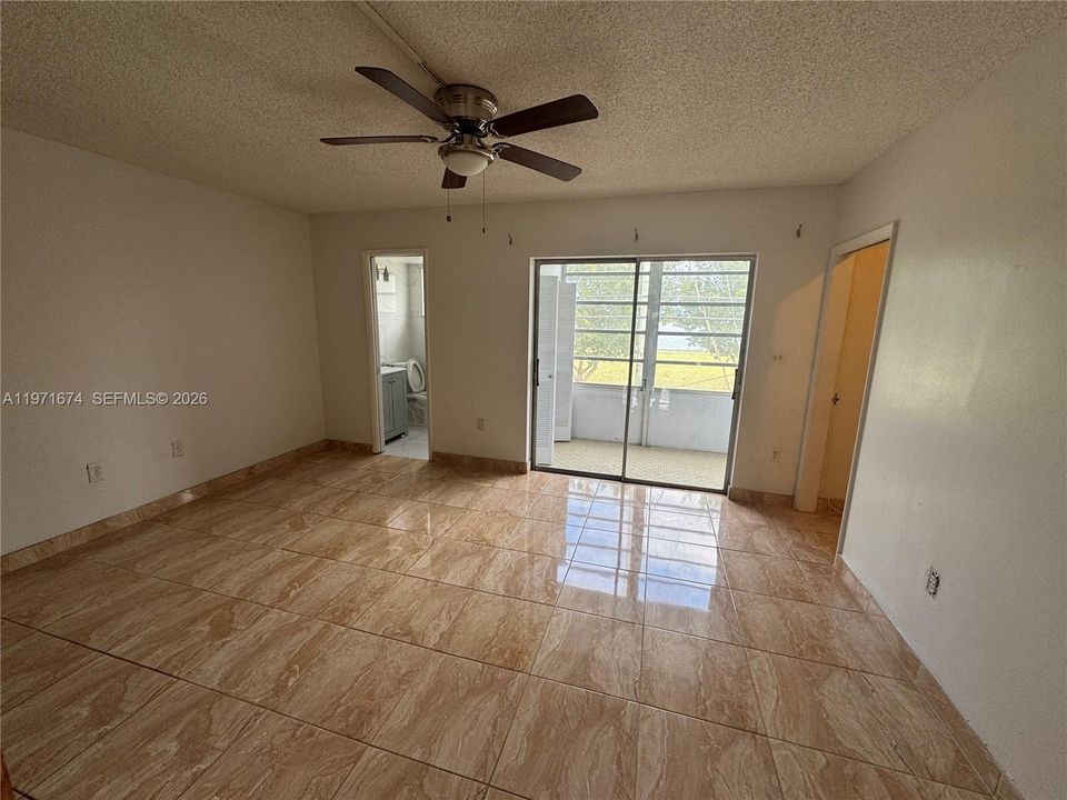 Recently Rented: $1,600 (1 beds, 1 baths, 707 Square Feet)