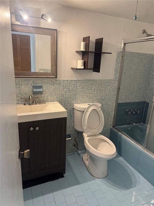Recently Rented: $1,600 (1 beds, 1 baths, 707 Square Feet)