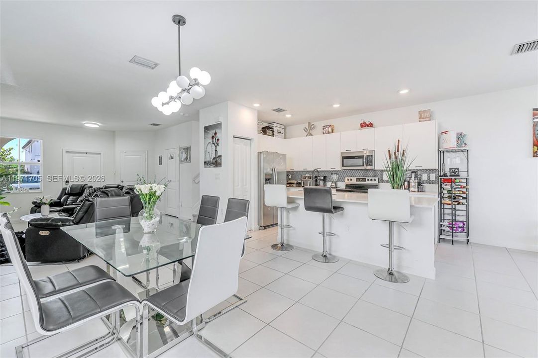 For Sale: $635,000 (4 beds, 2 baths, 1983 Square Feet)