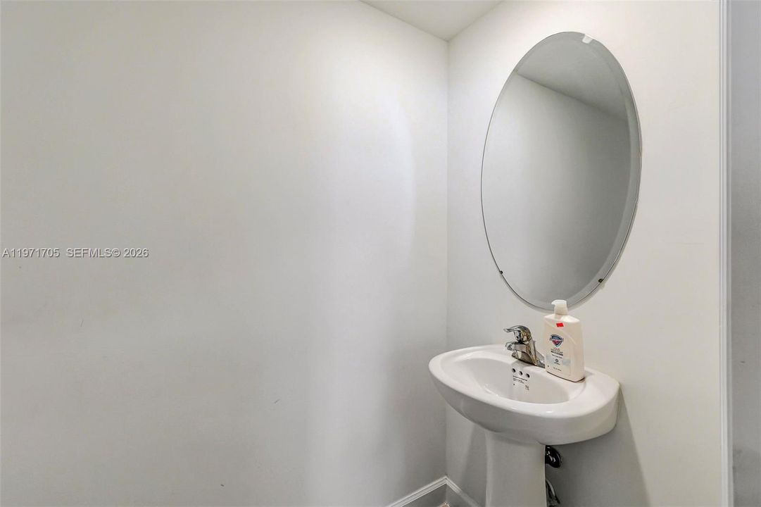 For Sale: $635,000 (4 beds, 2 baths, 1983 Square Feet)