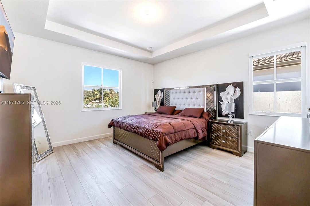 For Sale: $635,000 (4 beds, 2 baths, 1983 Square Feet)
