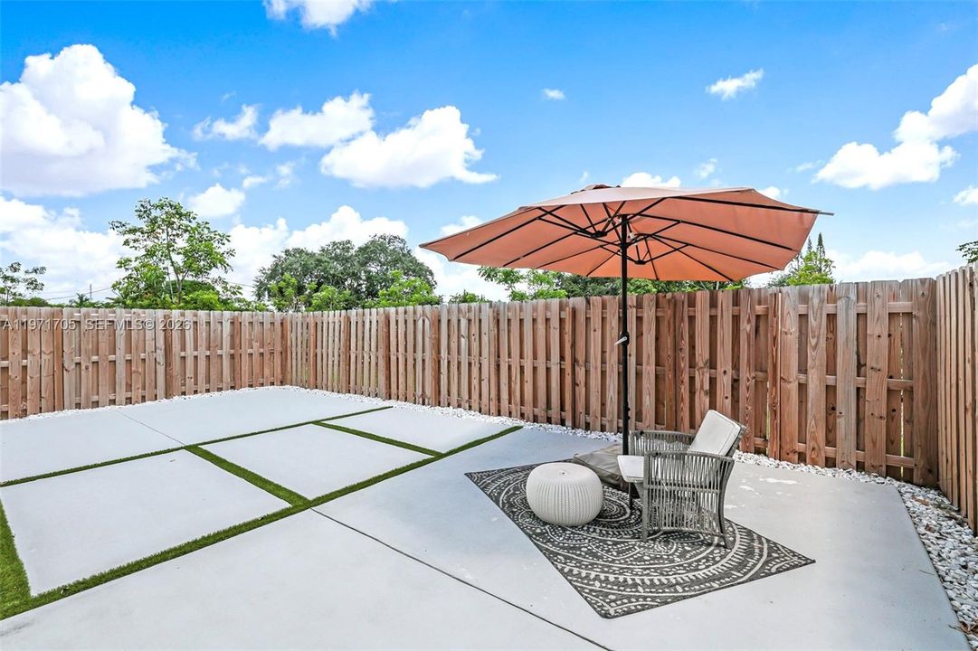 For Sale: $635,000 (4 beds, 2 baths, 1983 Square Feet)