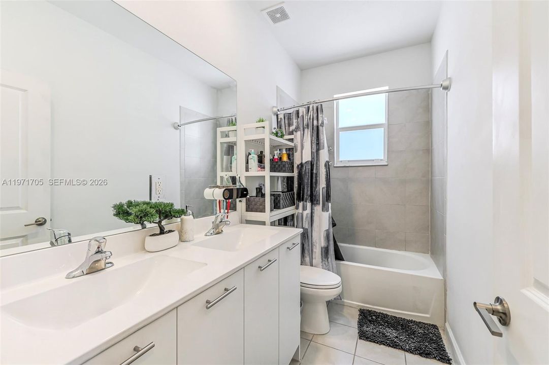 For Sale: $635,000 (4 beds, 2 baths, 1983 Square Feet)