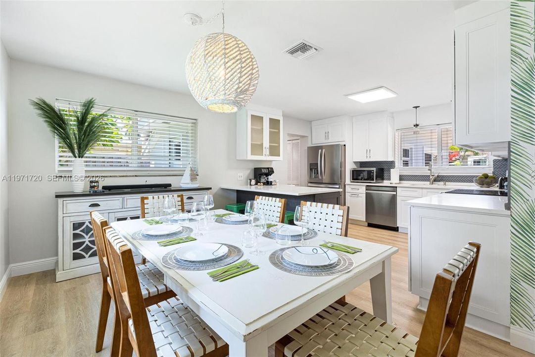 For Sale: $1,090,000 (3 beds, 3 baths, 1785 Square Feet)
