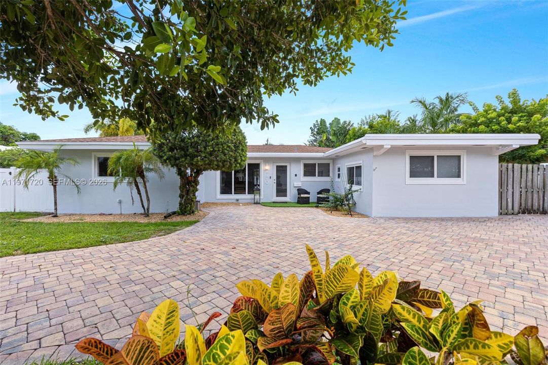 For Sale: $1,090,000 (3 beds, 3 baths, 1785 Square Feet)