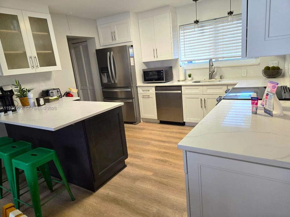 For Sale: $1,090,000 (3 beds, 3 baths, 1785 Square Feet)