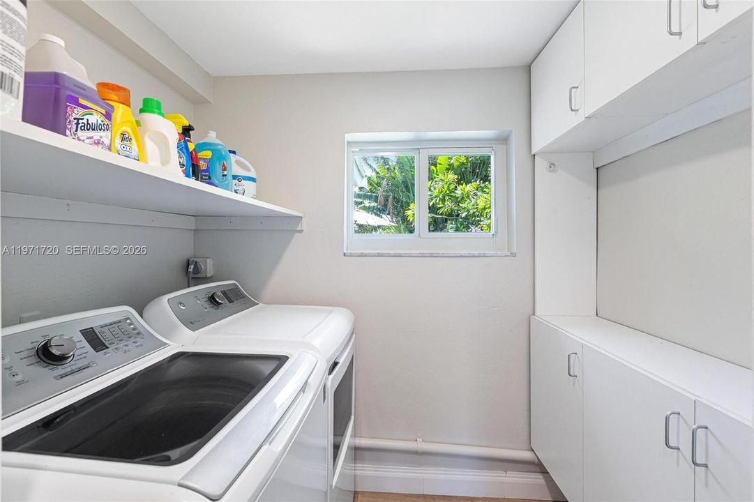 For Sale: $1,090,000 (3 beds, 3 baths, 1785 Square Feet)