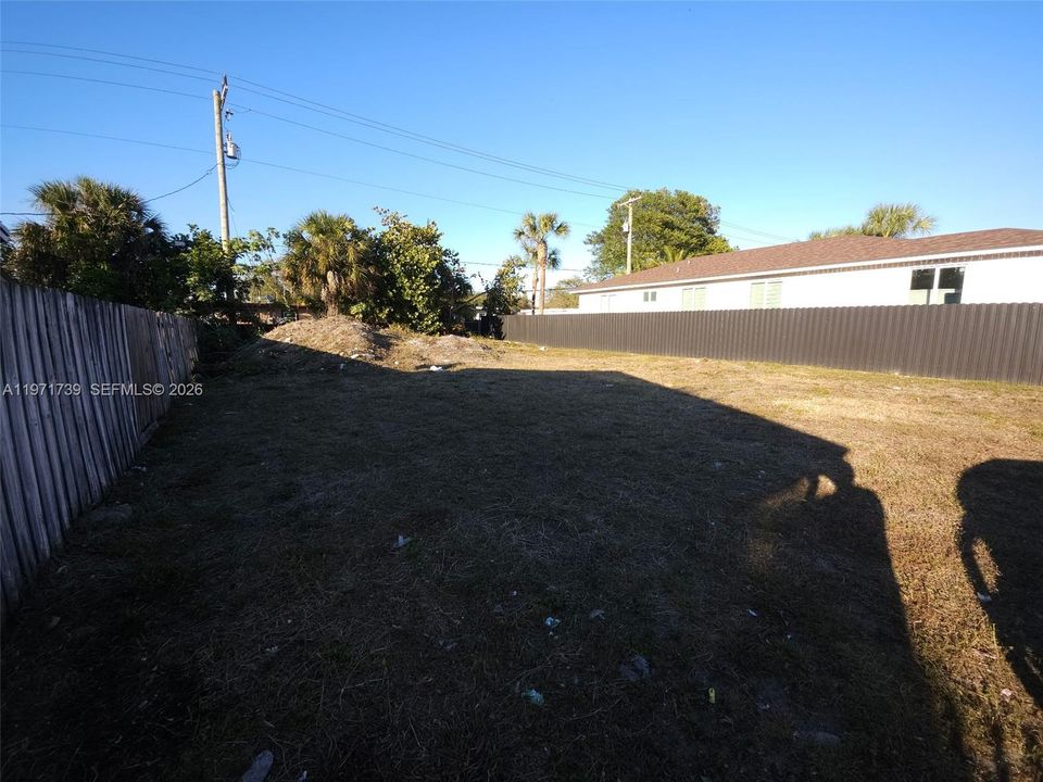 待售: $149,900 (5,158 平方英尺)