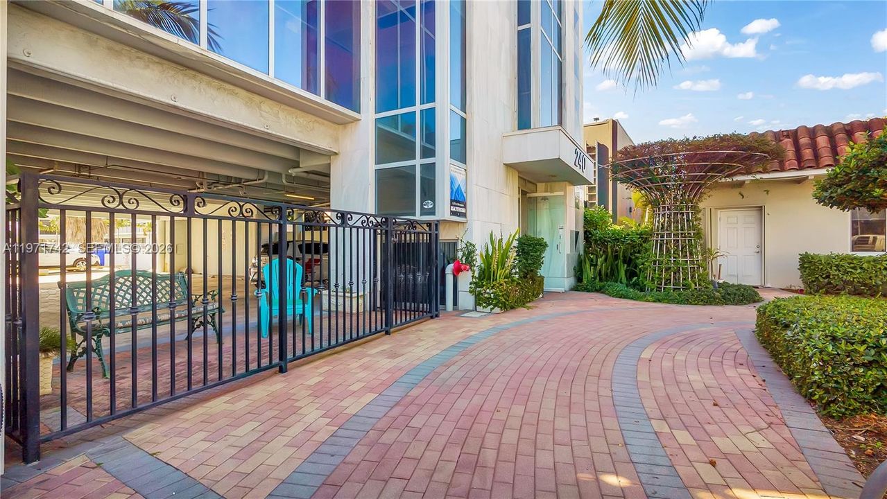 На продажу: $5,399,000 (0 спален, 0 ванн, 0 Квадратных фут)