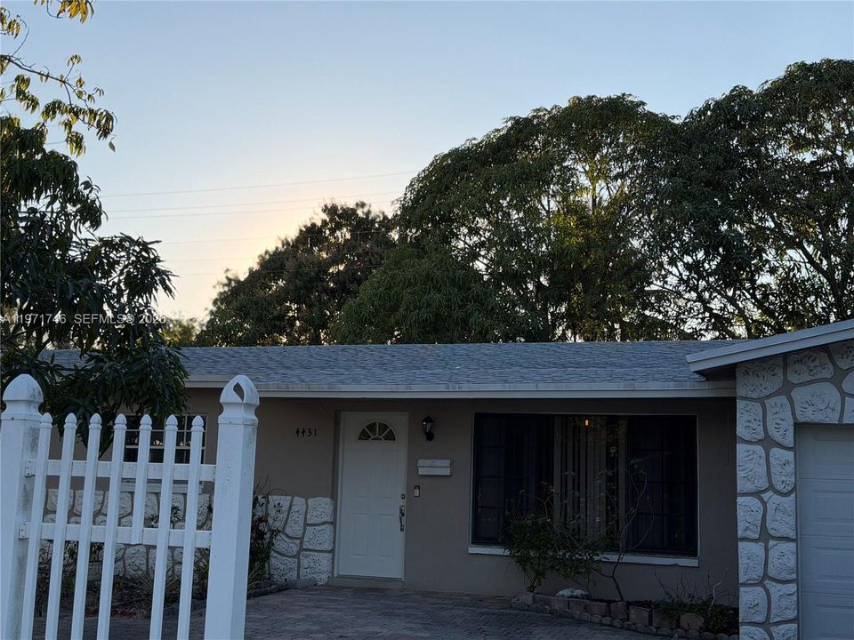 Activo con contrato: $480,000 (4 camas, 2 baños, 1521 Pies cuadrados)